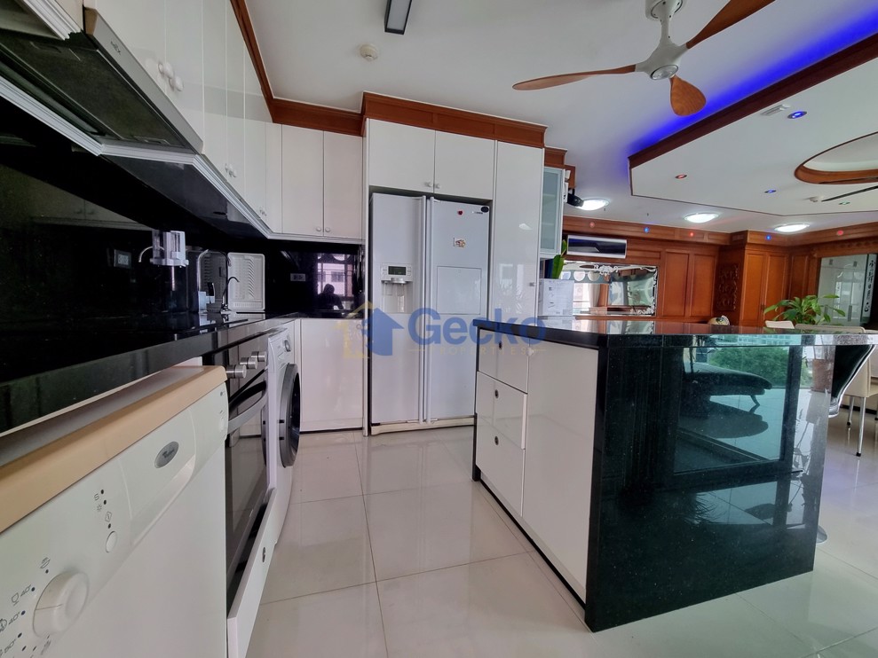1 Bedroom Condo in Park Royal 2 South Pattaya C012511 (Photo 2)