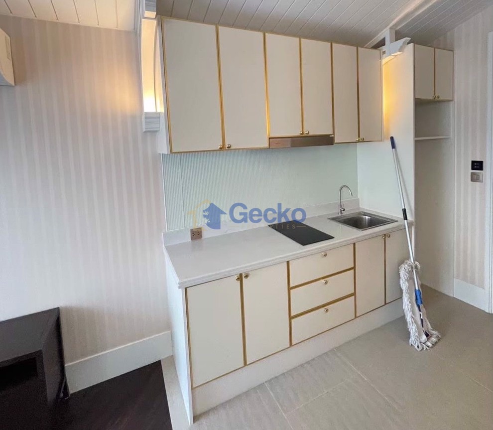 1 Bedroom Condo in Grand Florida Beachfront Condo Resort Na Jomtien C012513 (Photo 4)