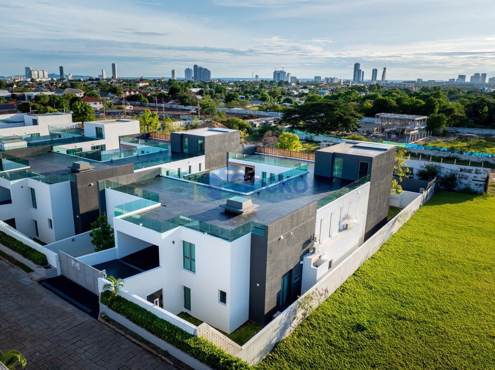 6 Bedrooms House in Siam Royal View  East Pattaya H012516 (Photo 1)