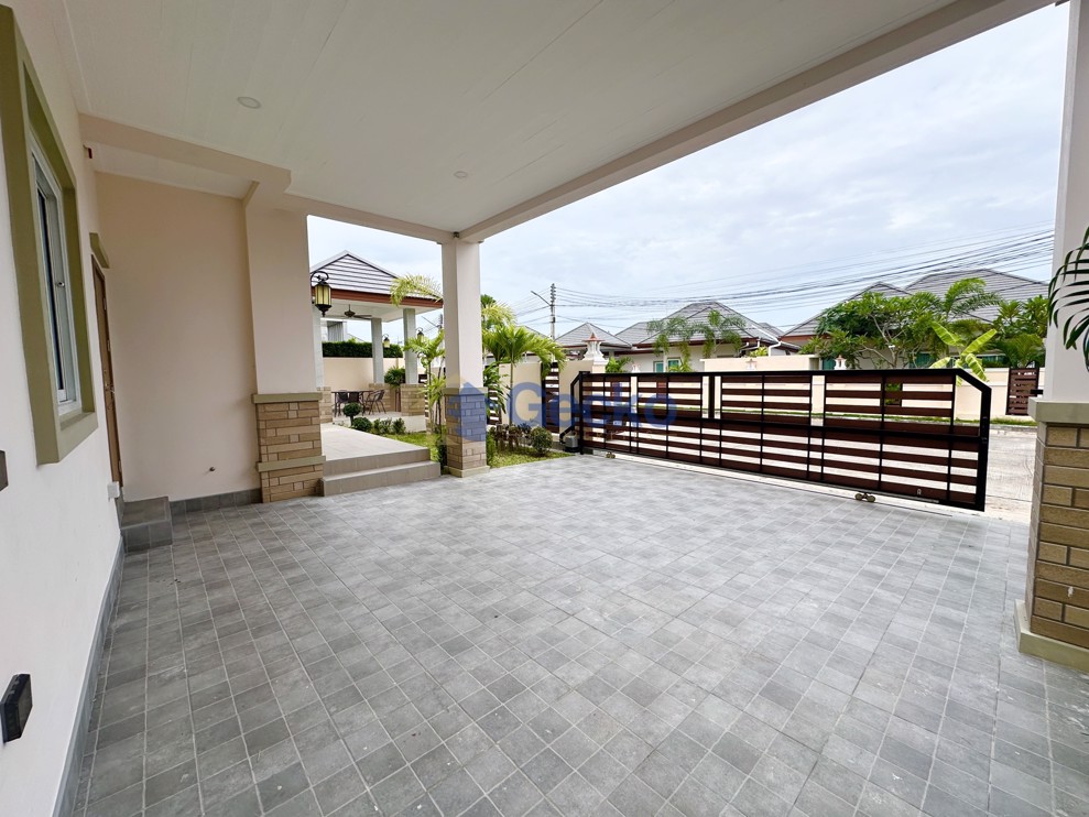 4 ห้องนอน บ้าน in Baan Dusit Garden  ห้วยใหญ่ H012518 (Photo 2)