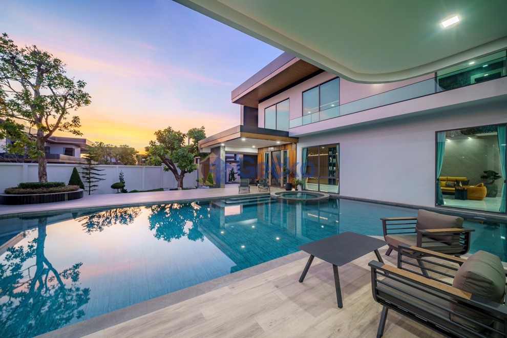 6 Bedrooms House in M mountain grand Villa  East Pattaya H012521 (Cover Photo)