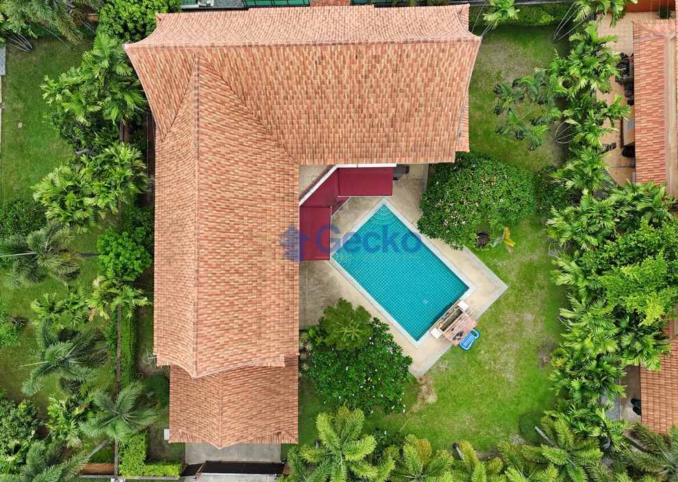 4 Bedrooms House in Lanna Villa  East Pattaya H012526 (Photo 1)