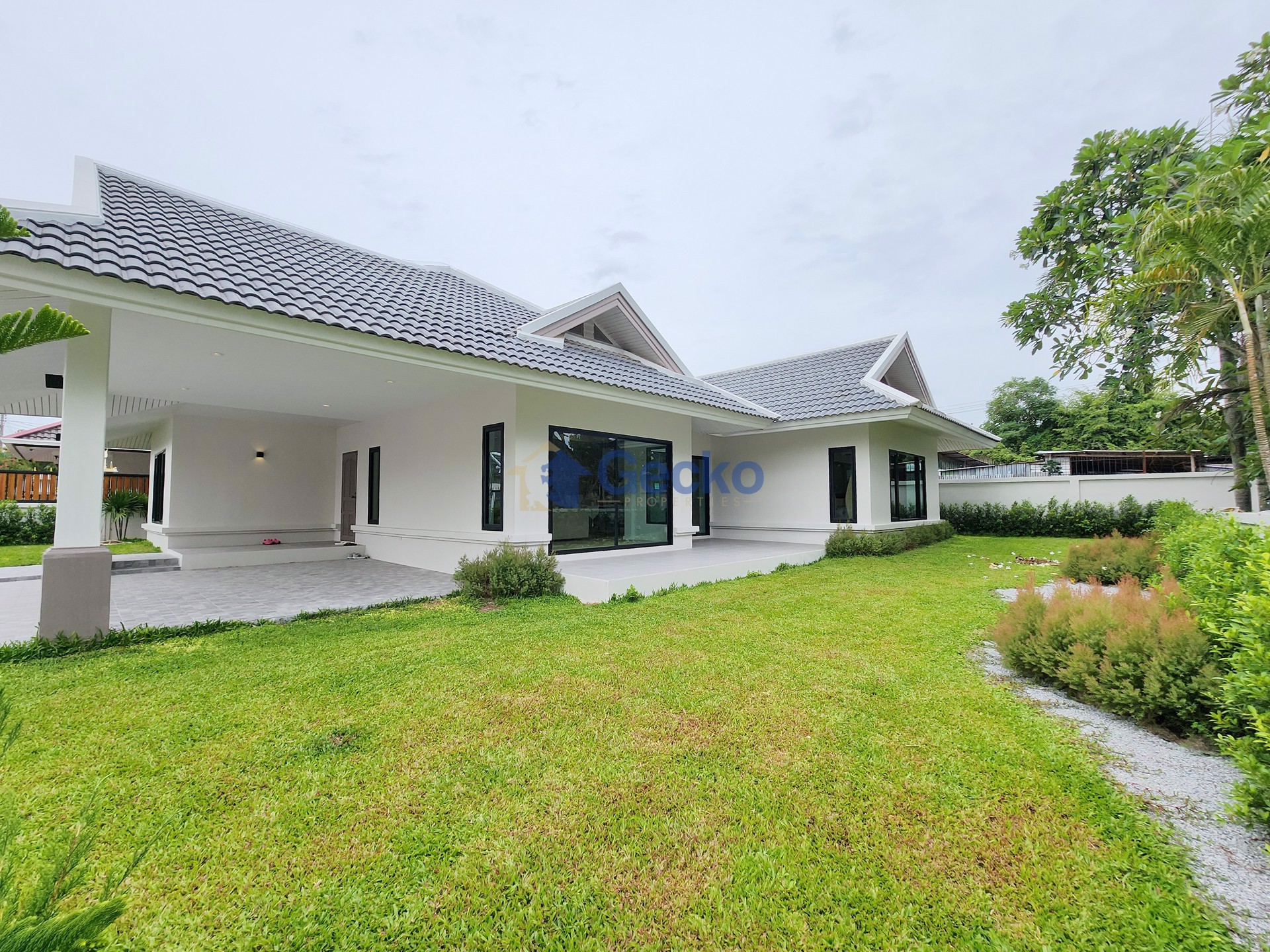 3 ห้องนอน บ้าน in ยูโรเปี้ยน ไทย เฮ้าส์ วิลเลจ  พัทยาตะวันออก H012527