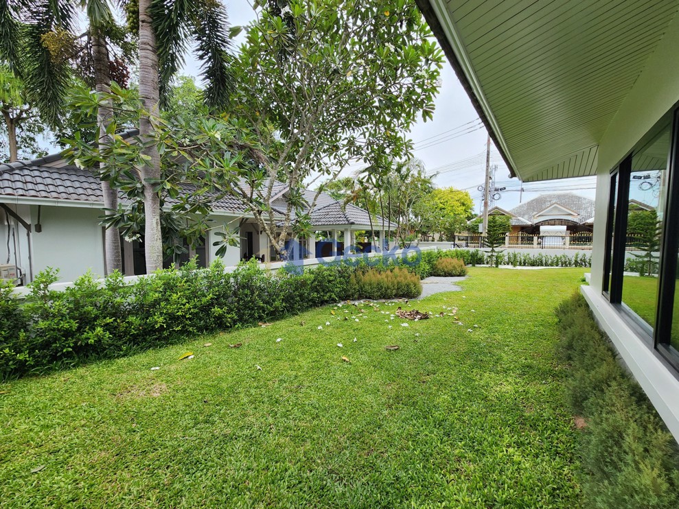 3 ห้องนอน บ้าน in ยูโรเปี้ยน ไทย เฮ้าส์ วิลเลจ  พัทยาตะวันออก H012527 (Photo 4)