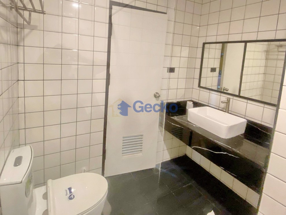 Studio Condo in Pattaya Hill Resort Pratumnak C012533 (Photo 4)