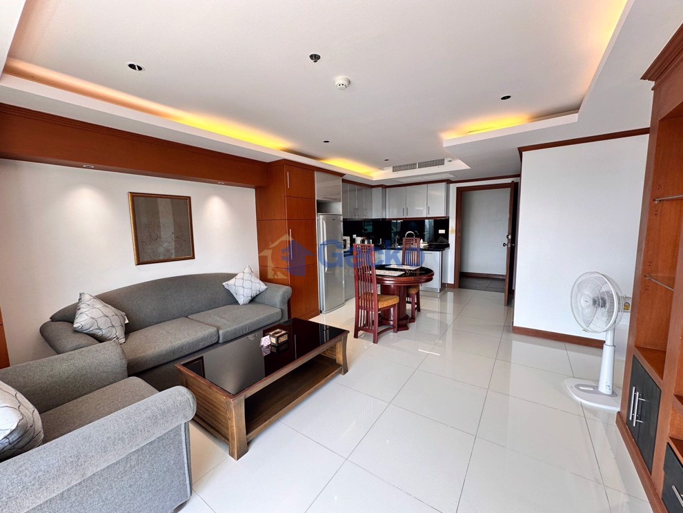 1 Bedroom Condo in Tara Court Pratumnak C012536 (Photo 1)