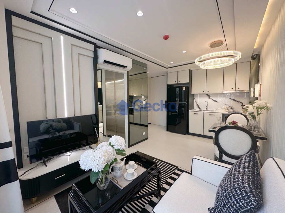 Studio Condo in Embassy Life Jomtien C012541 (Photo 4)