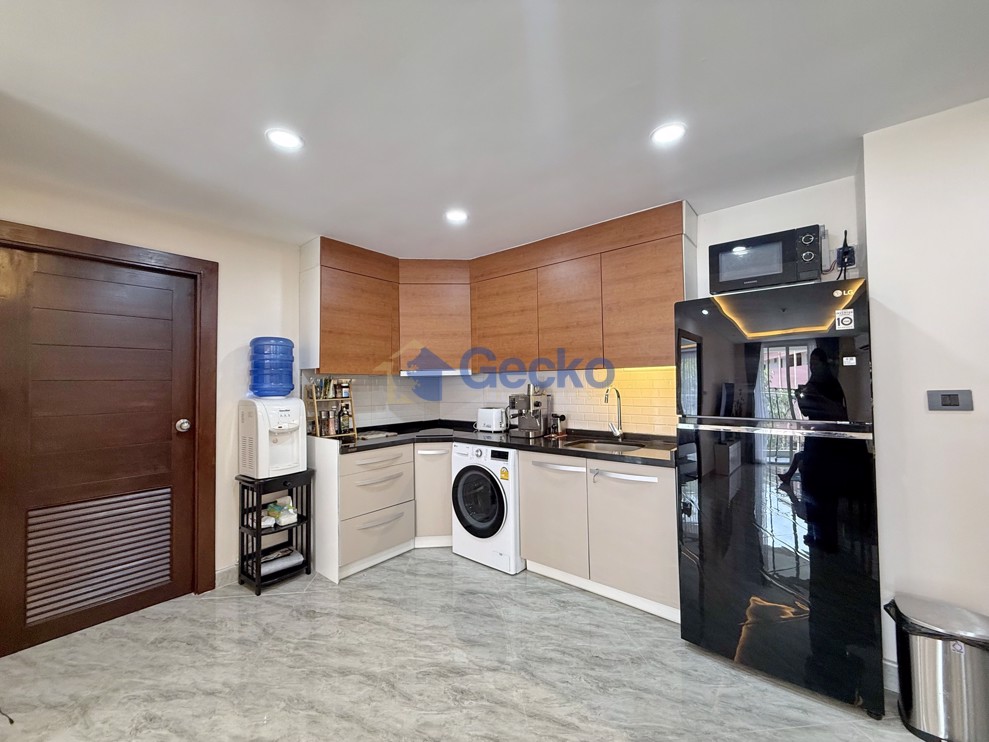 1 Bedroom Condo in Hyde Park 2 South Pattaya C012544 (Photo 3)