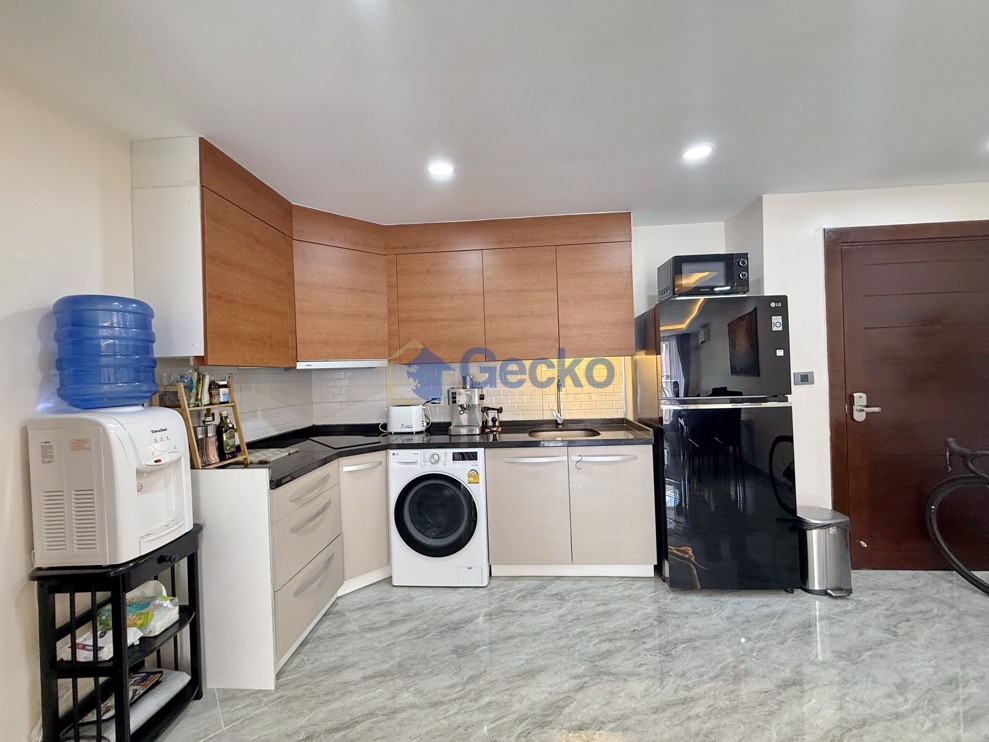 1 Bedroom Condo in Hyde Park 2 South Pattaya C012544 (Photo 2)