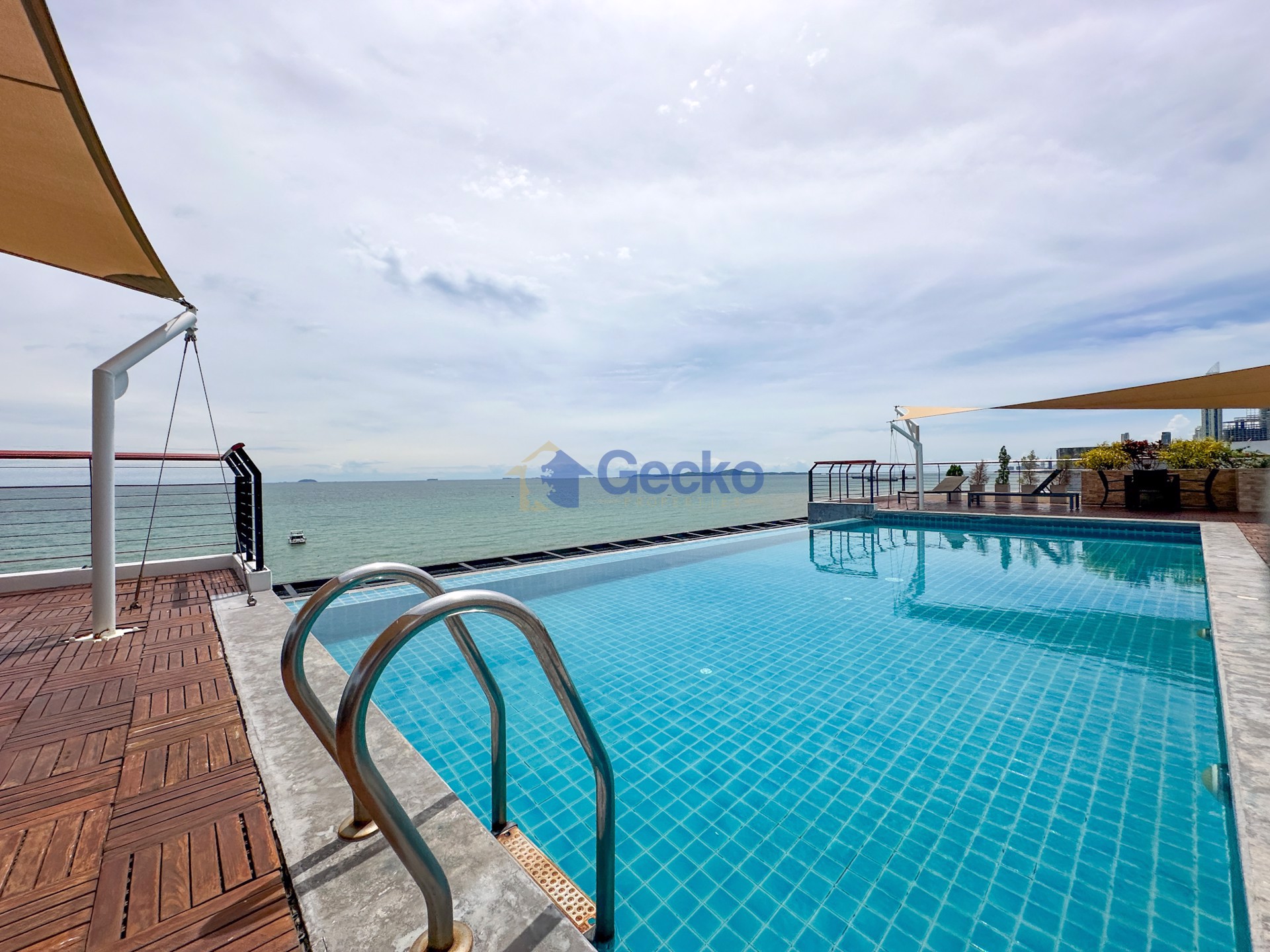 1 Bedroom Condo in Viewtalay Sands Na Jomtien C012545