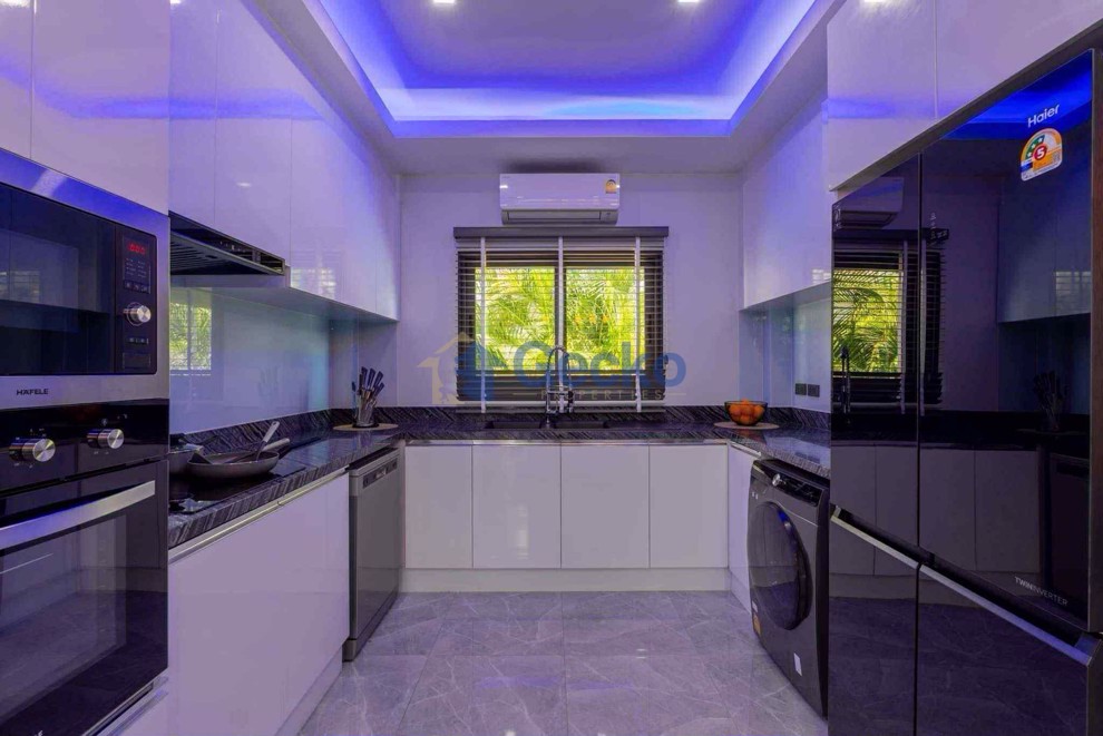 5 ห้องนอน บ้าน in View Point Villa Jomtien  จอมเทียน H012546 (Photo 1)