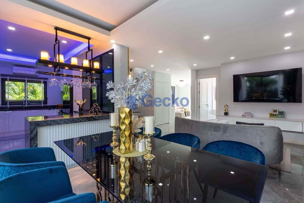 5 ห้องนอน บ้าน in View Point Villa Jomtien  จอมเทียน H012546 (Photo 4)