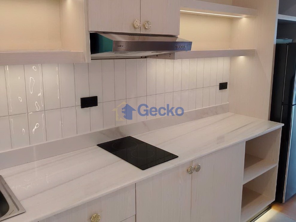 Studio Condo in View Talay 5 Jomtien C012549 (Photo 1)