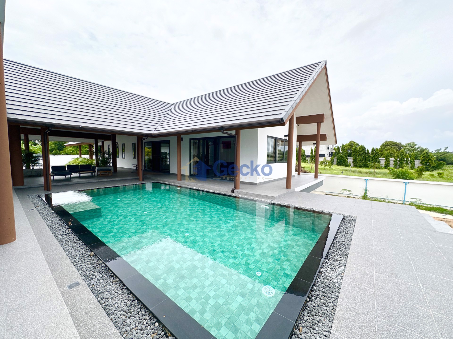 5 ห้องนอน บ้าน  พัทยาตะวันออก H012550