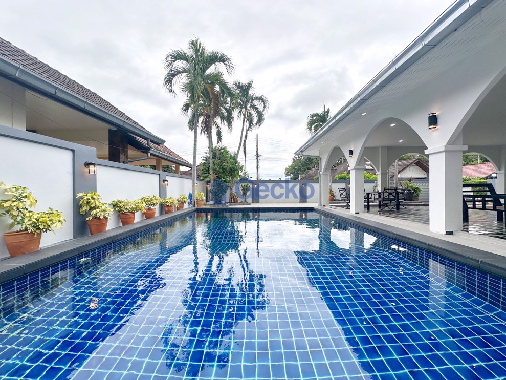 3 Bedrooms House in Pattaya Land & House  East Pattaya H012531 (Cover Photo)