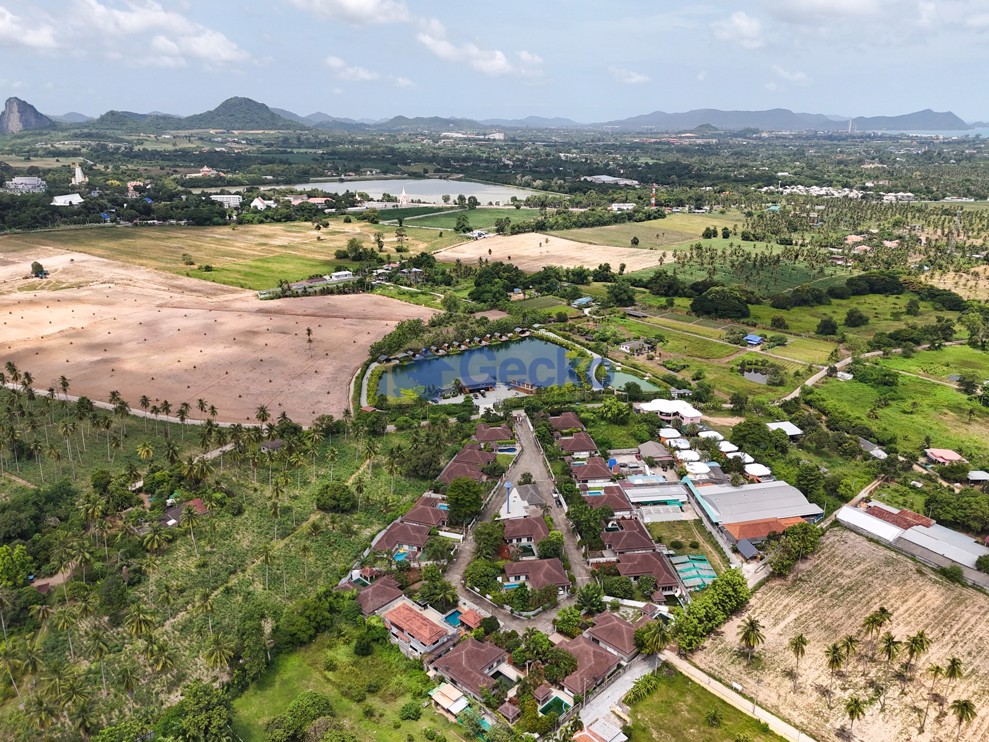 Unique Villas (Photo 1)