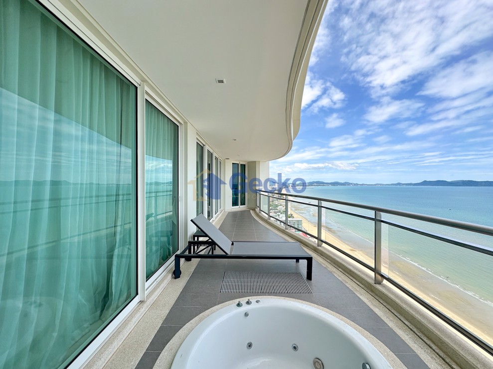 4 Bedrooms Condo in Reflection Jomtien C012562 (Cover Photo)