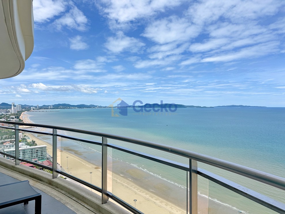 4 Bedrooms Condo in Reflection Jomtien C012562 (Photo 3)