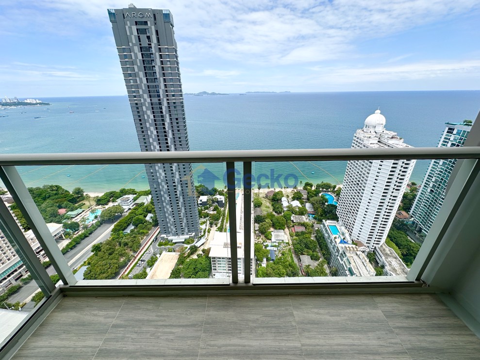 1 Bedroom Condo in The Riviera Wong Amat Beach Wongamat C012565 (Photo 3)