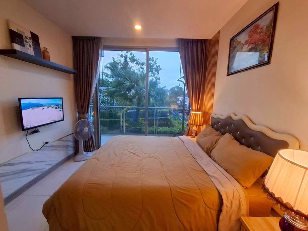 1 Bedroom Condo in The Riviera Wong Amat Beach Wongamat C012567 (Photo 2)