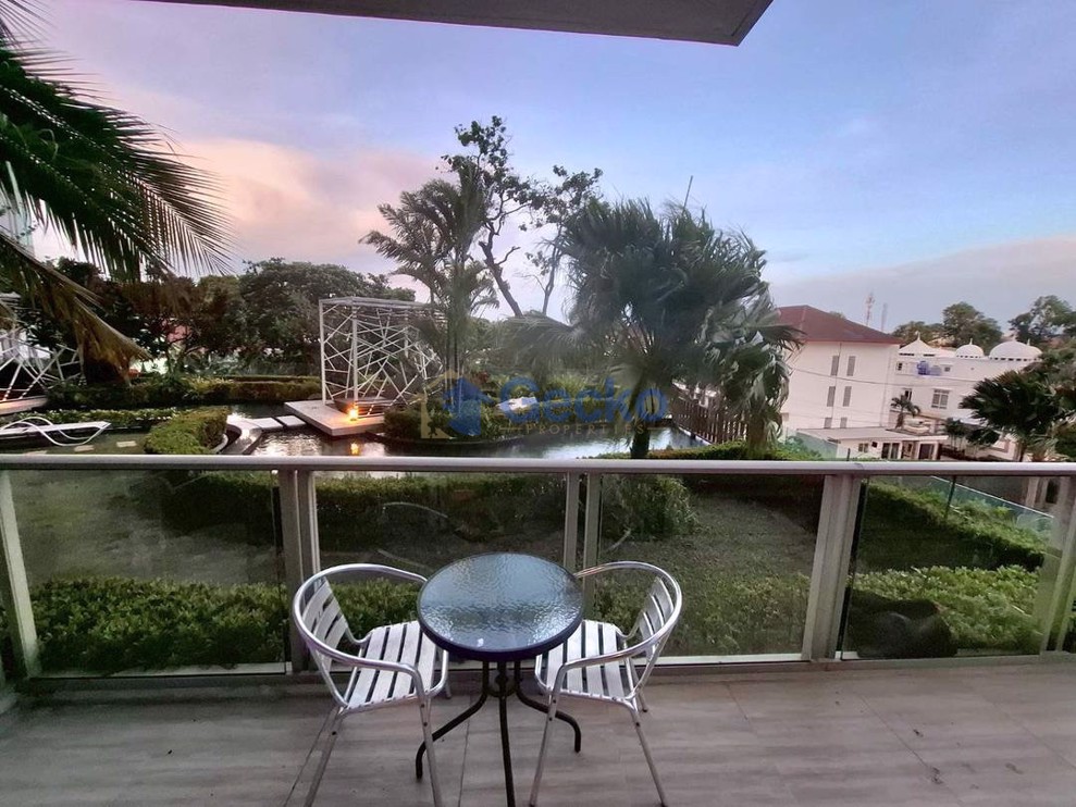 1 Bedroom Condo in The Riviera Wong Amat Beach Wongamat C012567 (Photo 3)