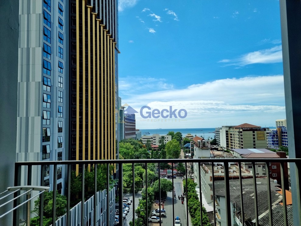 2 Bedrooms Condo in The Base Central Pattaya C012568 (Photo 1)