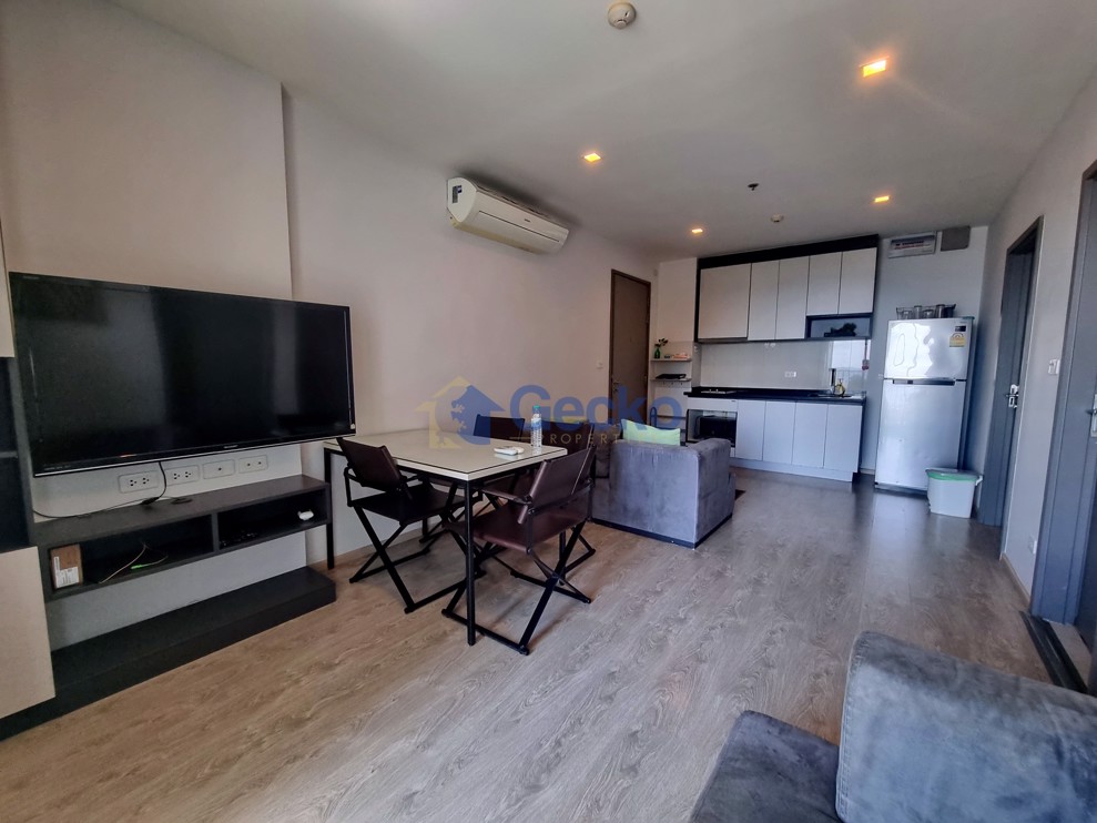 2 Bedrooms Condo in The Base Central Pattaya C012568 (Photo 4)