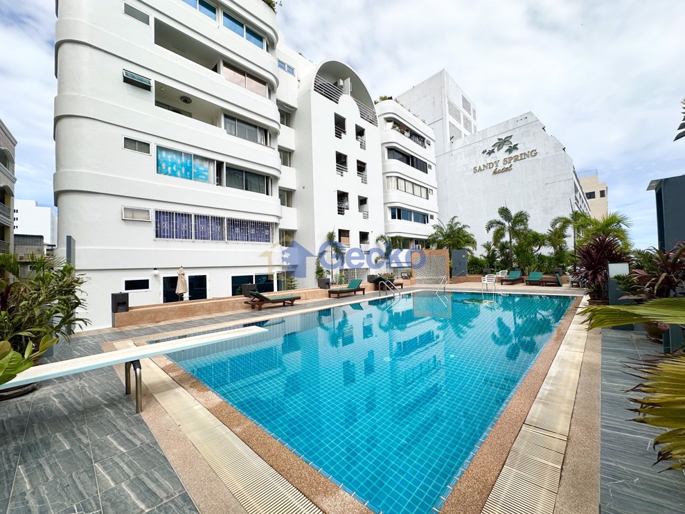 Studio Condo in Pattaya Beach Condo Central Pattaya C012569 (Cover Photo)