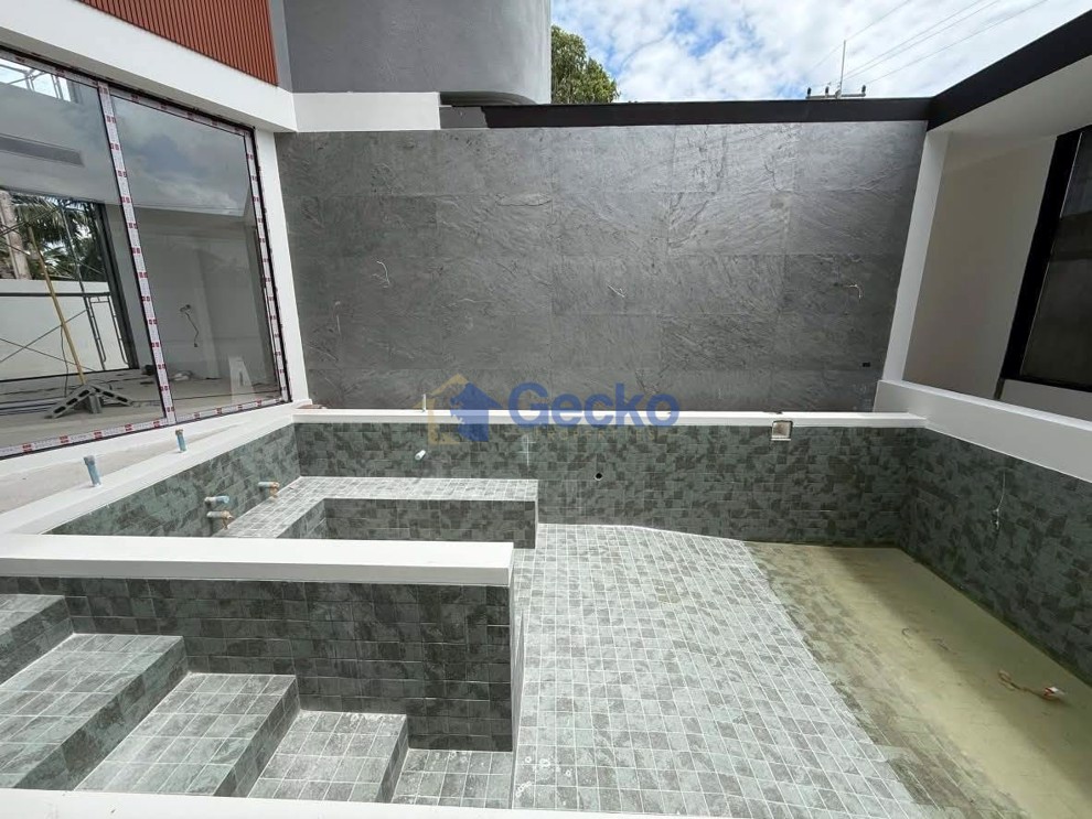 3 ห้องนอน บ้าน  พัทยาตะวันออก H012573 (Photo 3)