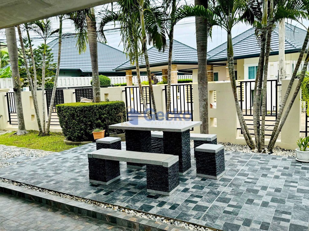 3 Bedrooms House in SP Village 5  East Pattaya H012581 (Photo 3)