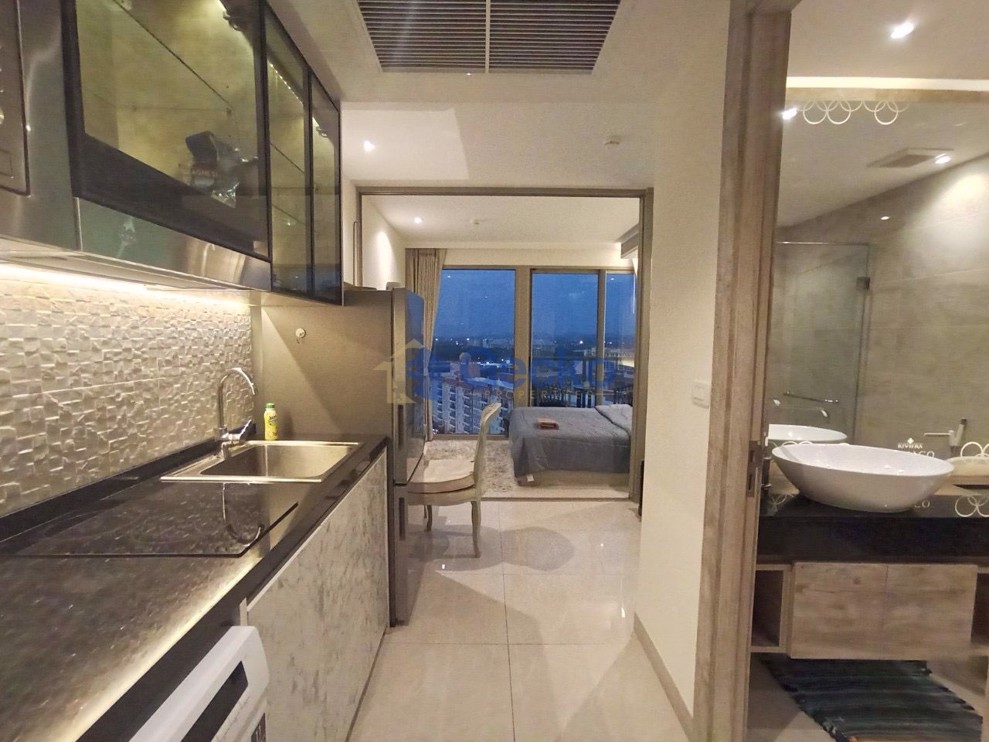 Studio Condo in The Riviera Monaco Pattaya Na Jomtien C012585 (Photo 1)