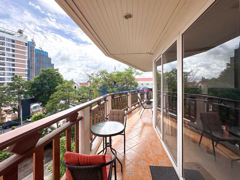 1 Bedroom Condo in Royal Hill Jomtien C012590 (Cover Photo)