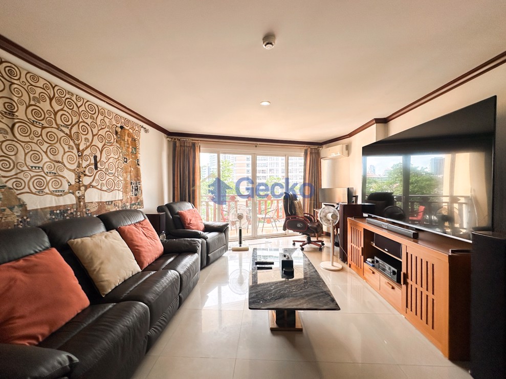 1 Bedroom Condo in Royal Hill Jomtien C012590 (Photo 2)
