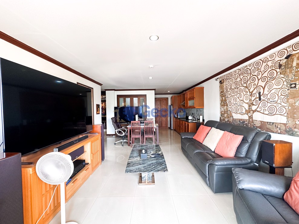 1 Bedroom Condo in Royal Hill Jomtien C012590 (Photo 3)