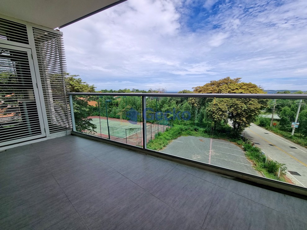 2 Bedrooms Condo in The Elegance Pratumnak C012591 (Photo 2)