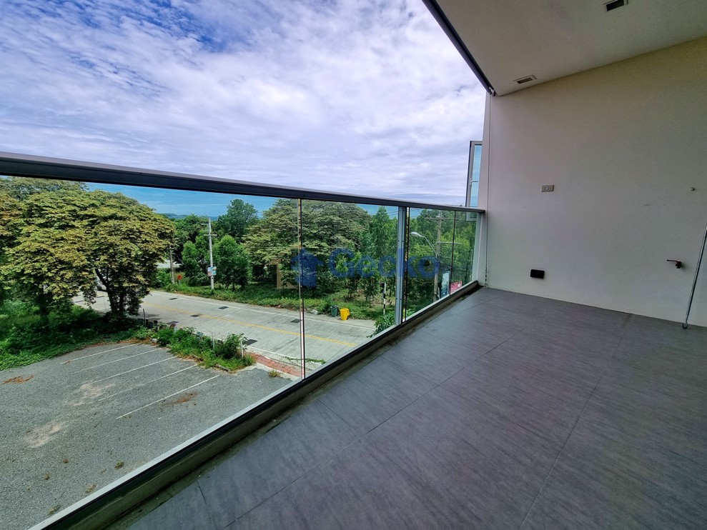 2 Bedrooms Condo in The Elegance Pratumnak C012591 (Photo 3)