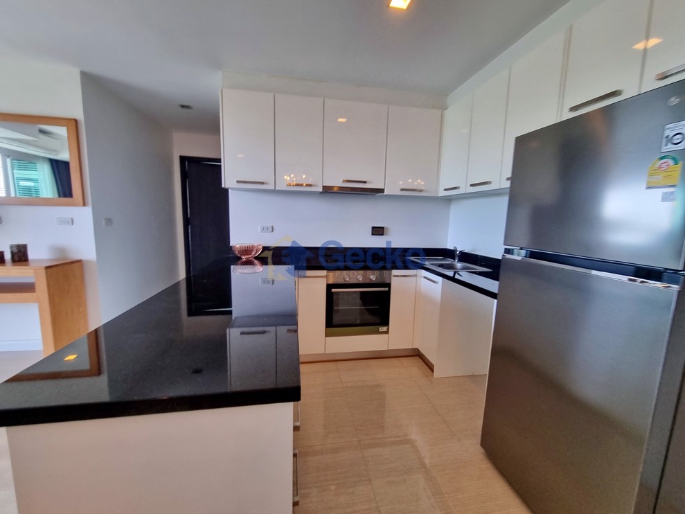 2 Bedrooms Condo in The Elegance Pratumnak C012591 (Photo 4)