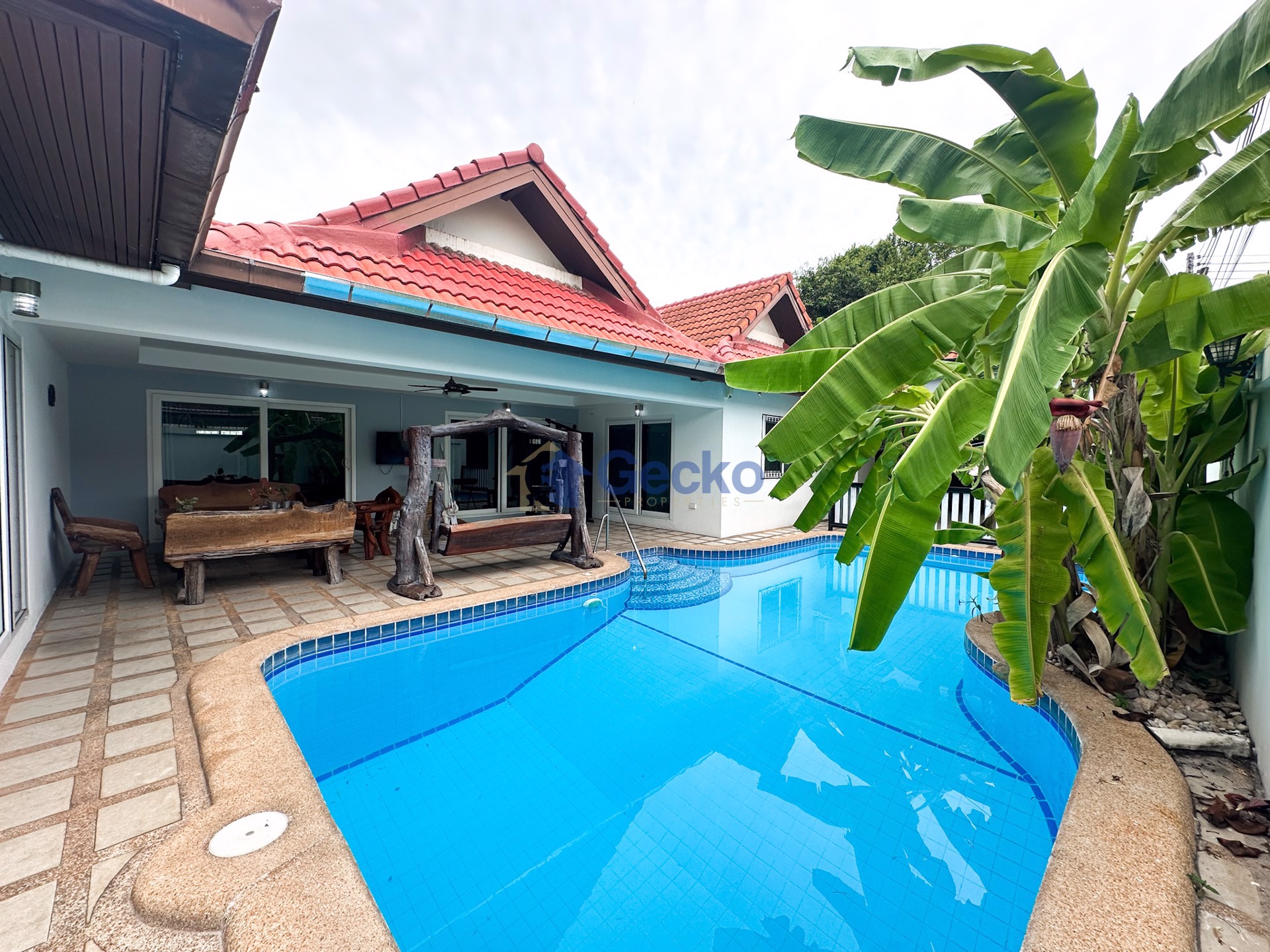 4 ห้องนอน บ้าน in Nirvana Pool 2  พัทยาตะวันออก H012592