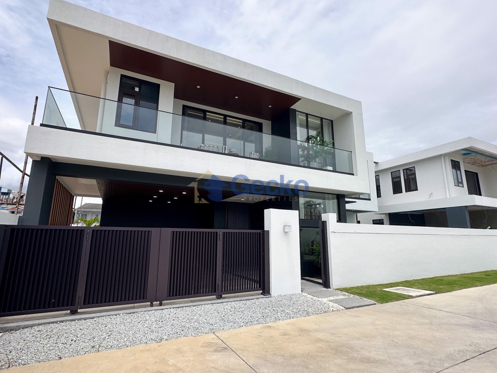 Lavender Villa (Photo 3)