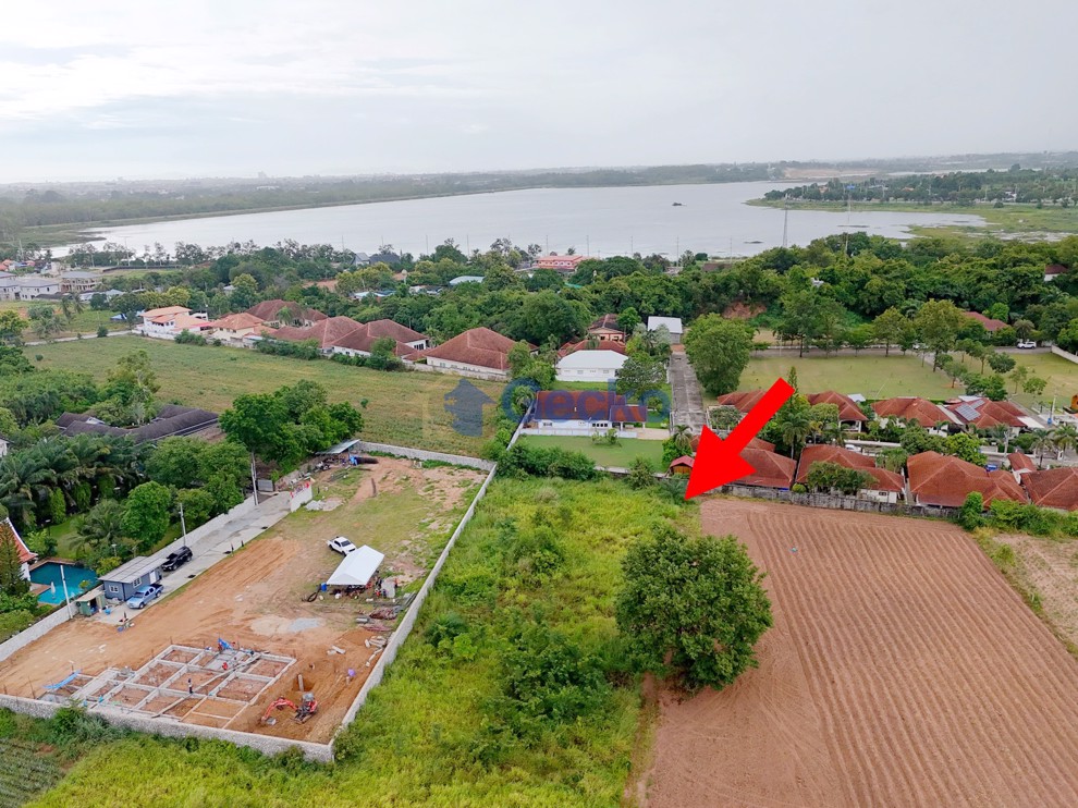 ที่ดิน available in พัทยาตะวันออก L010118 (Photo 1)