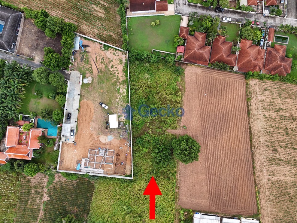 ที่ดิน available in พัทยาตะวันออก L010118 (Photo 2)