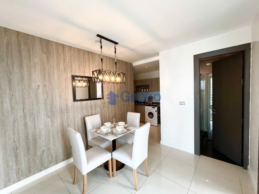 2 Bedrooms Condo in The Point Pratumnak C012602 (Photo 1)