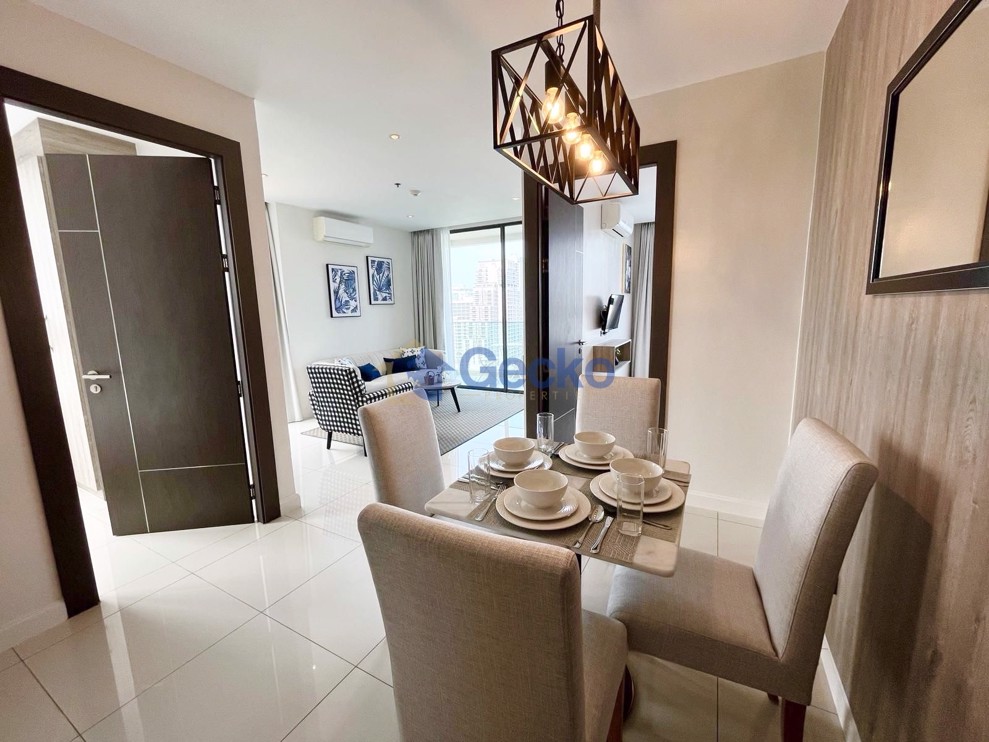 2 Bedrooms Condo in The Point Pratumnak C012602 (Photo 2)