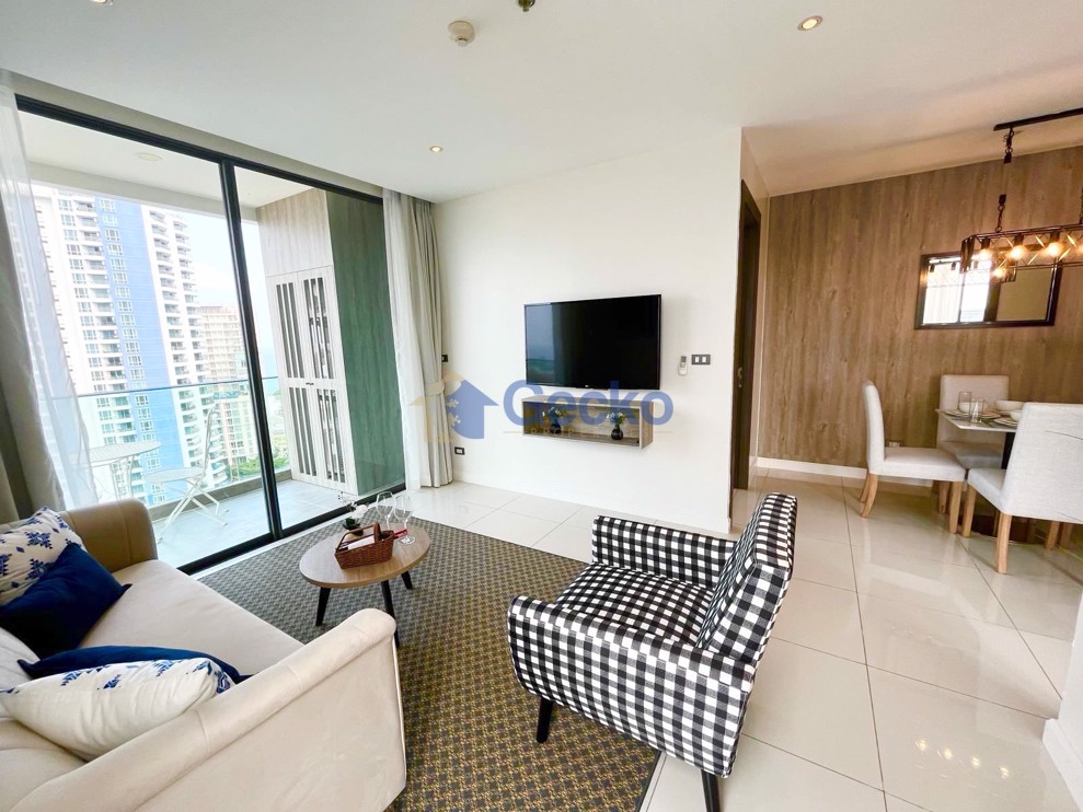 2 Bedrooms Condo in The Point Pratumnak C012602 (Photo 3)