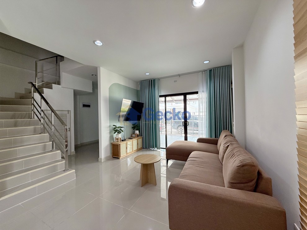 3 Bedrooms House in Zensiri Townhome  East Pattaya H012607 (Photo 1)