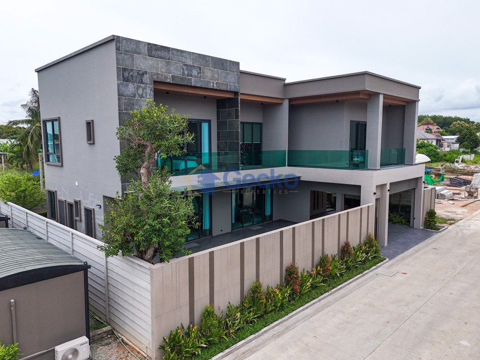 Arowanyx Baanmae Villa 8 (Photo 1)