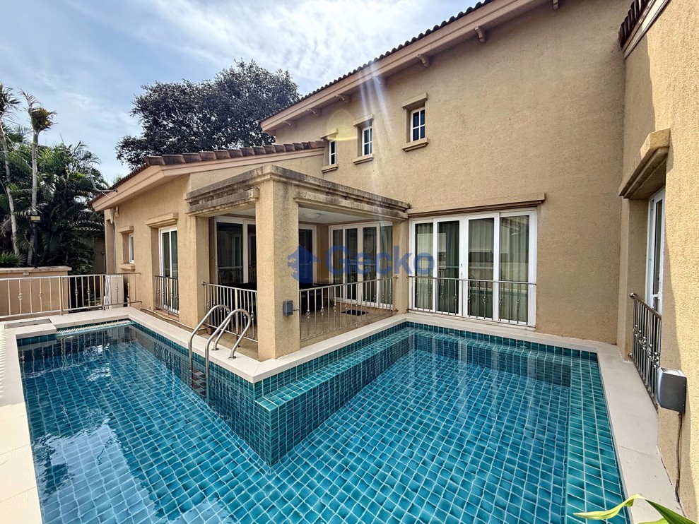 4 Bedrooms House in Silk Road Place  East Pattaya H012609 (Cover Photo)