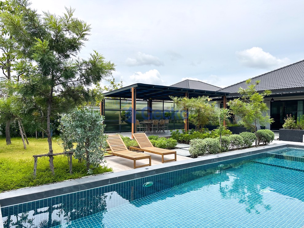 3 Bedrooms House in Panalee Banna  Huay Yai H012613 (Photo 1)