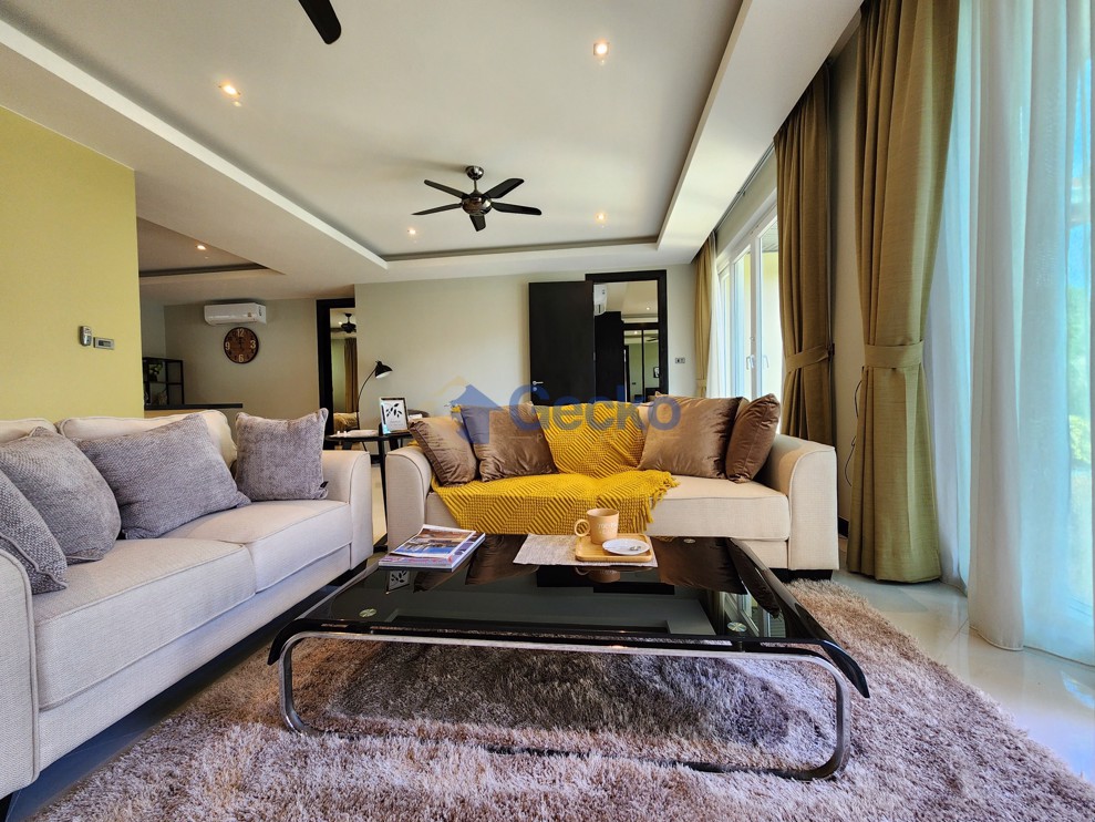 4 ห้องนอน บ้าน in วิสเปอริ่ง ปาล์ม  พัทยาตะวันออก H012624 (Photo 3)