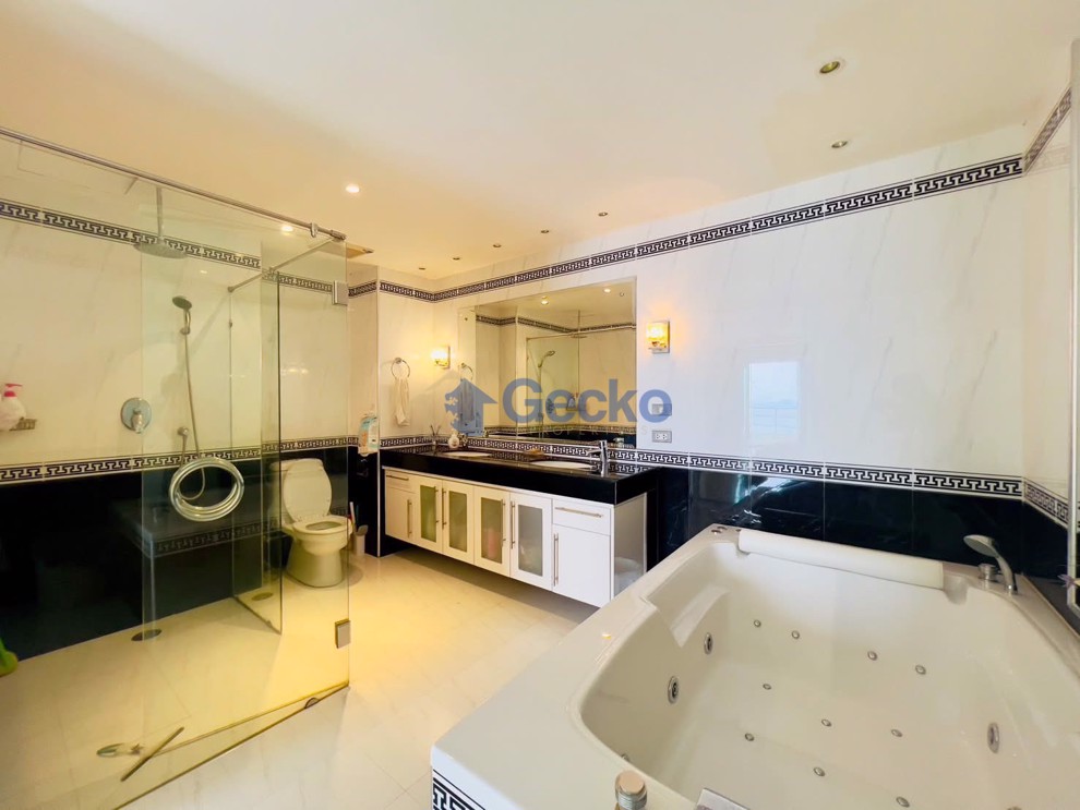 2 Bedrooms Condo in View Talay 3 Pratumnak C012625 (Photo 4)